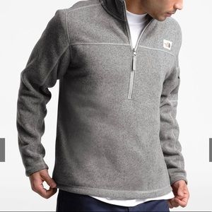 The North Face fleece 1/4 zip